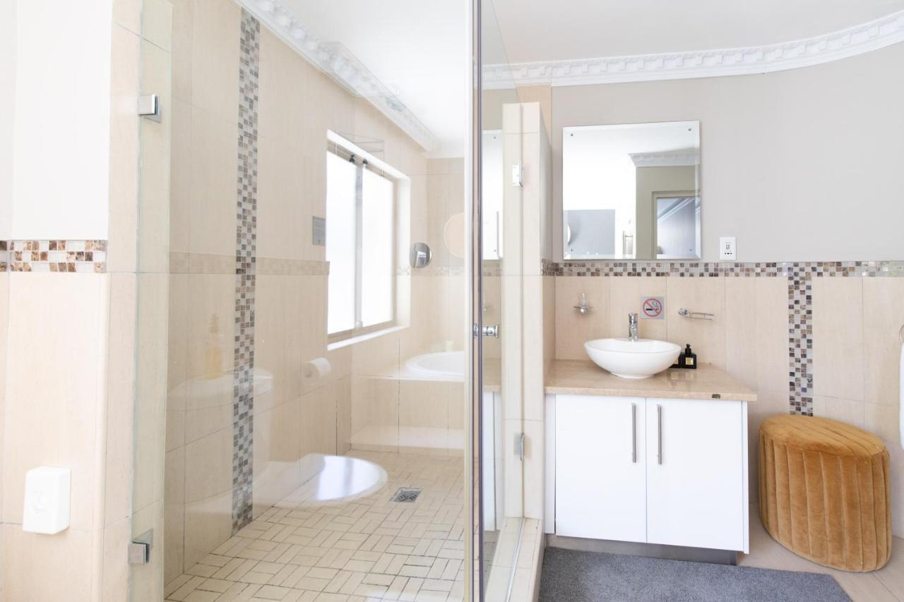 Oceana Palms Luxury Guest House กอร์ดอนส์เบย์ ภายนอก รูปภาพ