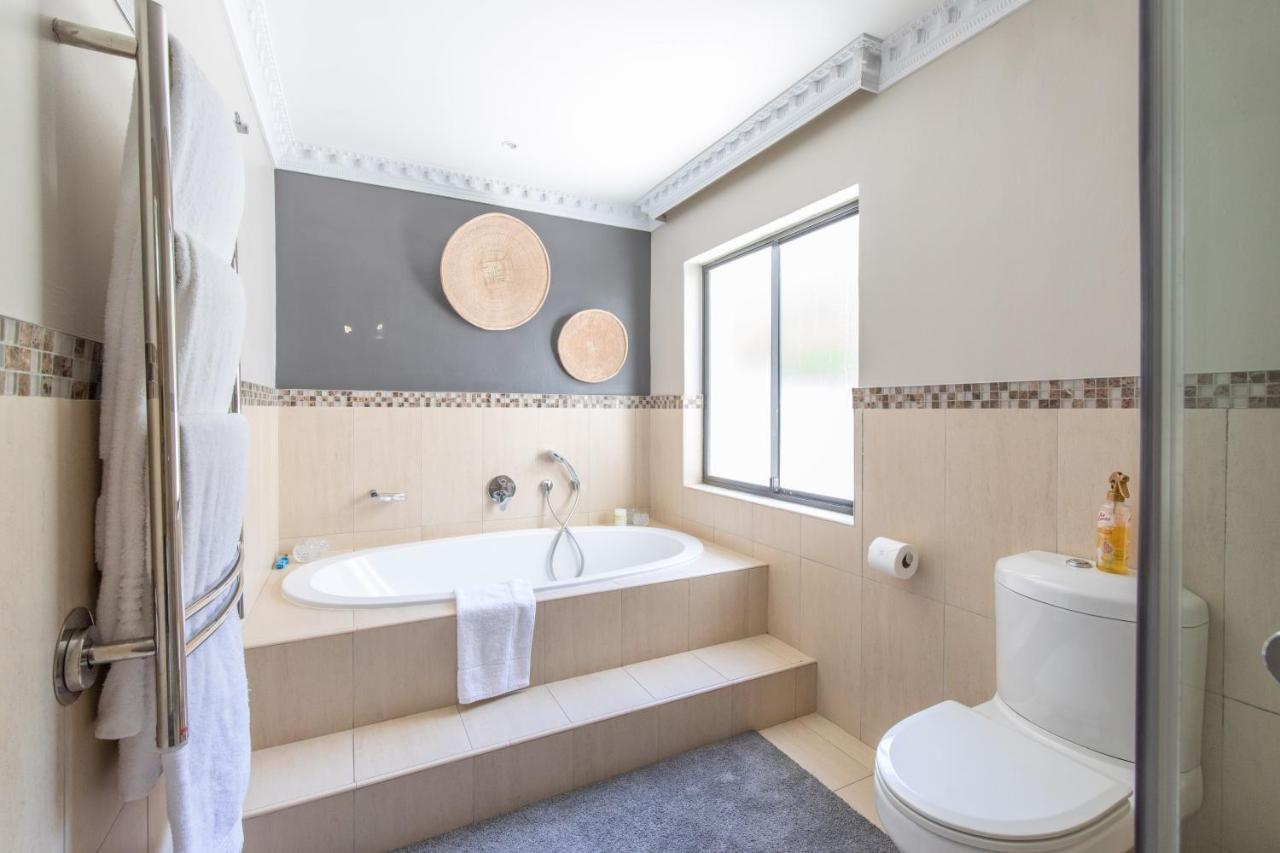 Oceana Palms Luxury Guest House กอร์ดอนส์เบย์ ภายนอก รูปภาพ
